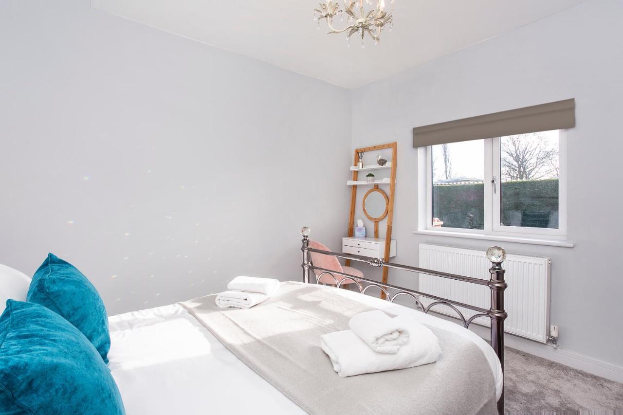 Ferienwohnung The Luxury Potting Shed With Free Parking! York Exterior foto